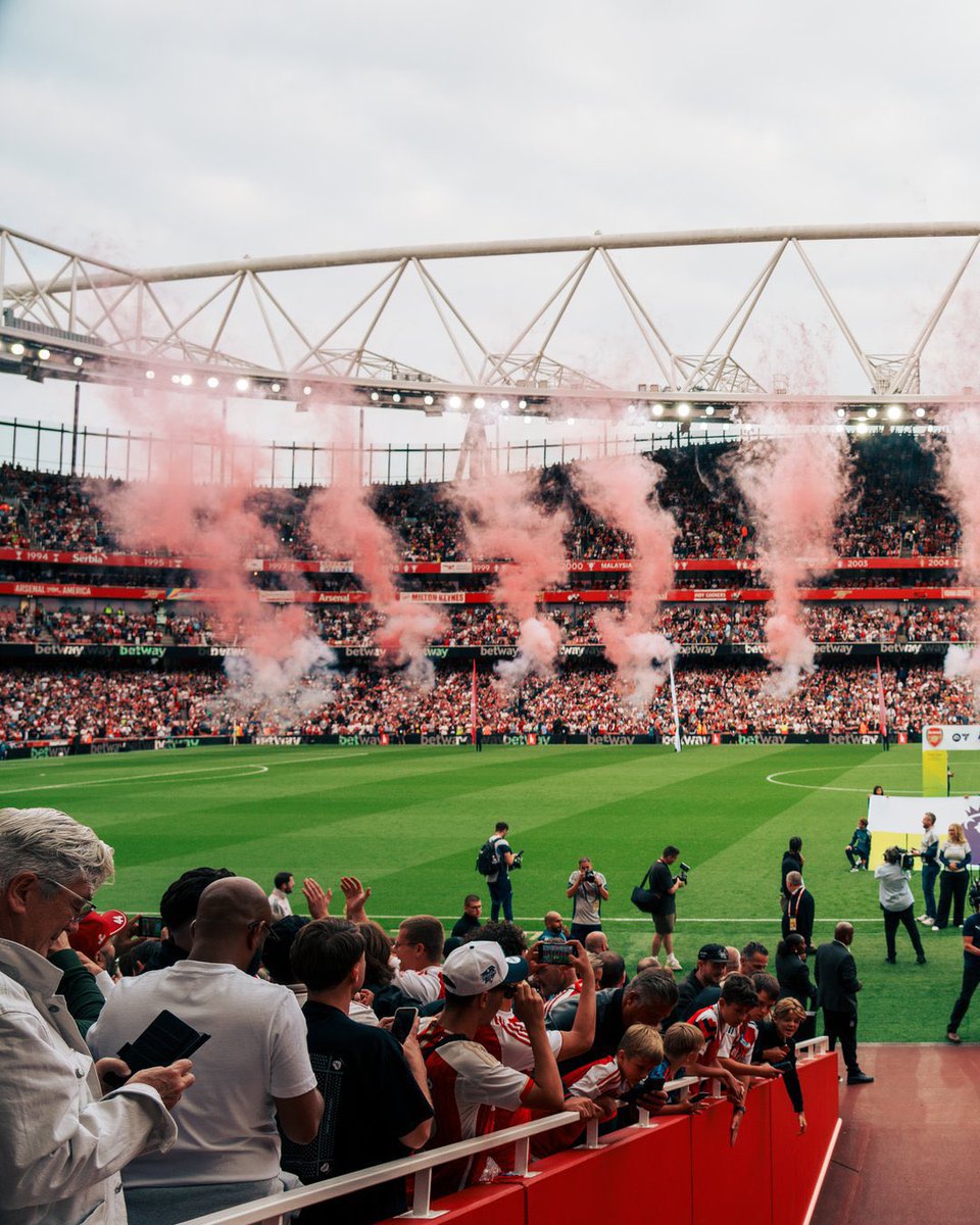 Rice_Propv3's tweet photo. Here are Arsenal’s next 11 fixtures 🔴⚪️

Newcastle (A)
Olympiacos (H)
West Ham (H)
Fulham (A)
Atletico Madrid (H)
Crystal Palace (H)
Brighton (H)
Burnley (A)
Sunderland (A)
Tottenham (H)
Chelsea (A)

How many wins are we getting? #AFC https://t.co/MJUwfJH62q
