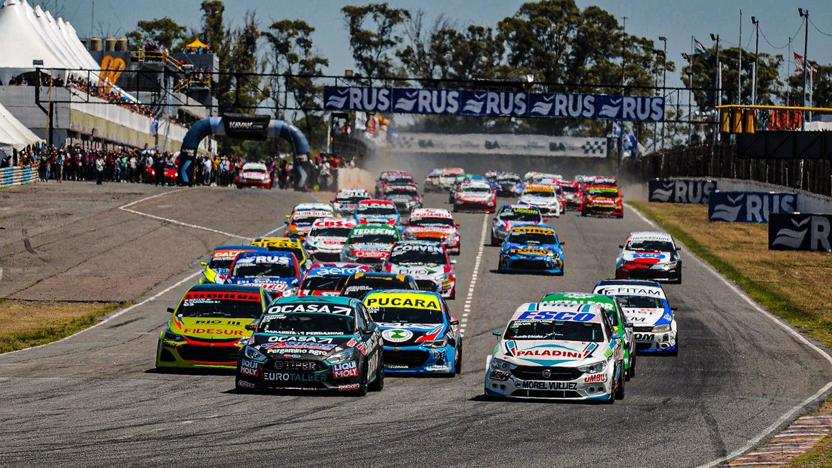 Me sorprende cómo la gente de otros países queda fascinada con el automovilismo argentino, sean pilotos, creadores de contenido o simracers. Solo lo desmerece la gente local con complejo de norteamericanos o europeos.