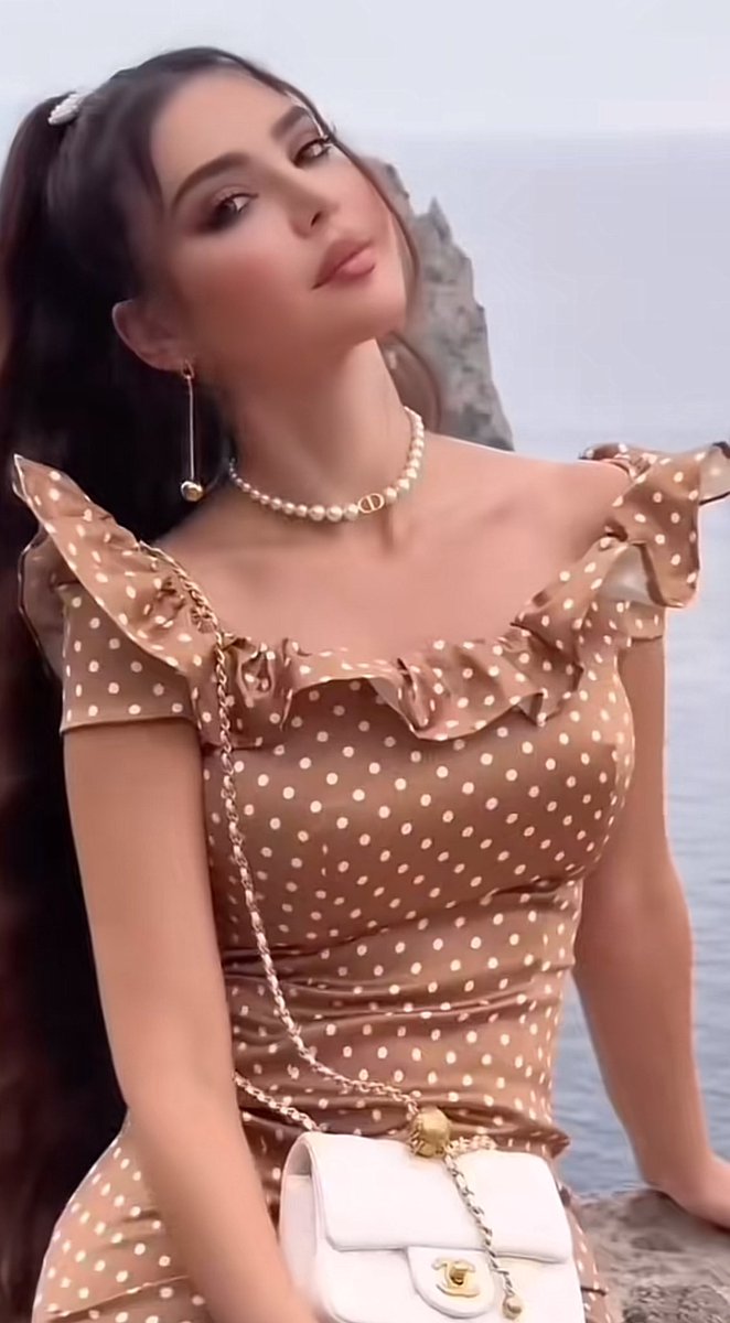 ماكو وحده ما دزتها لي اليوم🤣😂
🩵🥺الوحيده اللي ارضى يشبهوني فيها