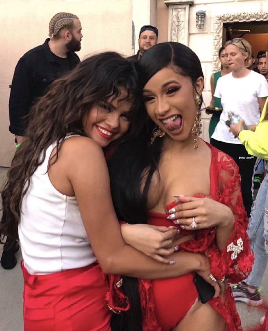 selgomezdata's tweet image. “Pick It Up” is the ONLY non-single from Cardi&apos;s new album to chart the entire first week in Spotify US.