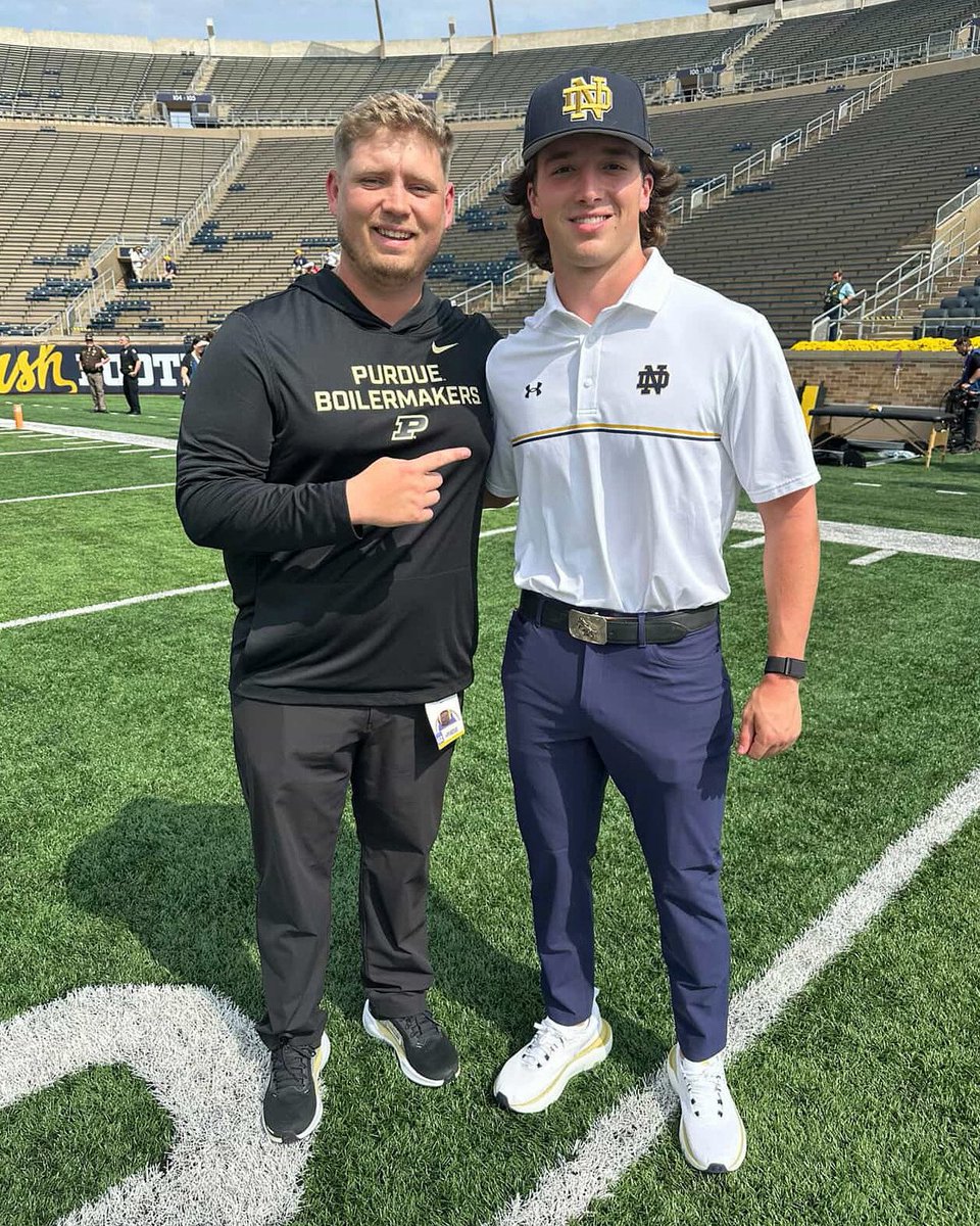 Berkeley Football (@bps_football) on Twitter photo Travis Monken ‘20 & Tre Reader ‘22 reunited pregame before facing off from opposing sidelines in last Saturday’s matchup between Purdue & Notre Dame!
#GridironBucs | <a href="/TreReader_5/">Tre Reader</a> | <a href="/CoachMonken_/">Travis Monken</a> Travis Monken ‘20 & Tre Reader ‘22 reunited pregame before facing off from opposing sidelines in last Saturday’s matchup between Purdue & Notre Dame!
#GridironBucs | <a href="/TreReader_5/">Tre Reader</a> | <a href="/CoachMonken_/">Travis Monken</a>