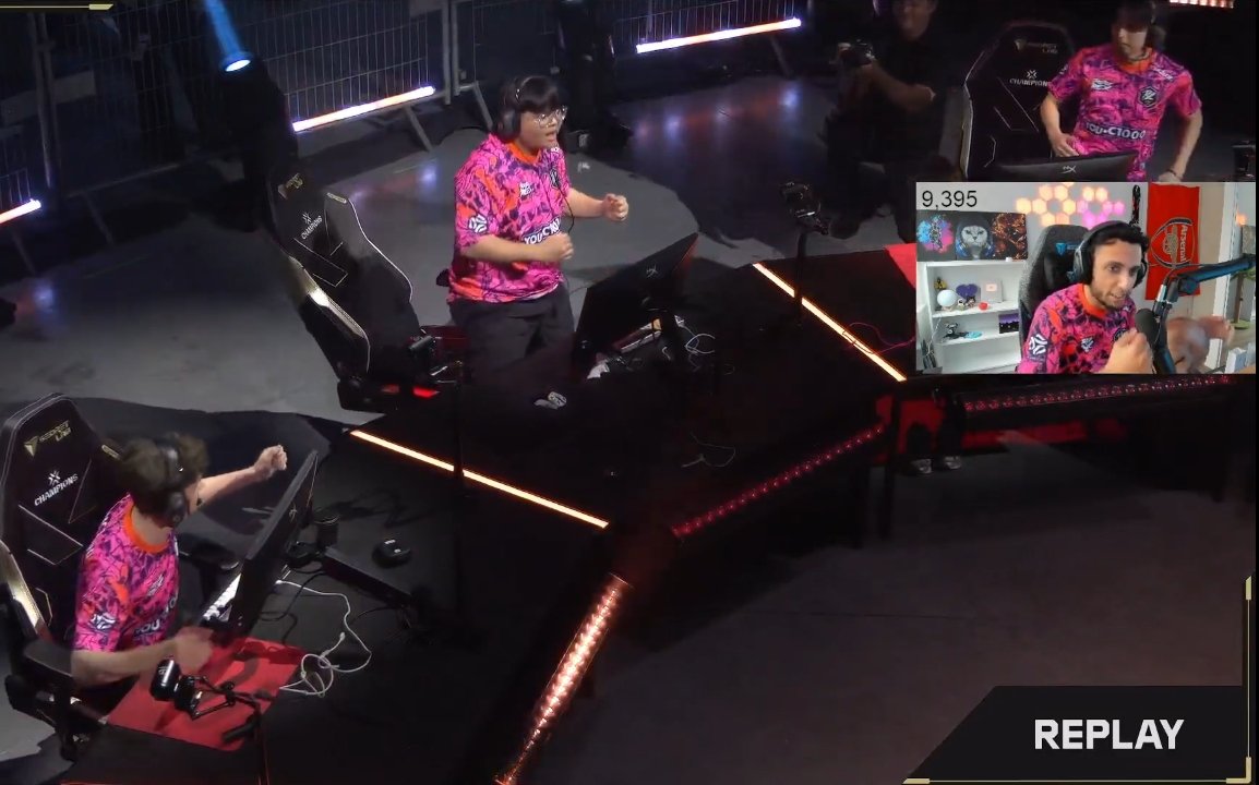 Jokerr2044's tweet photo. First time seeing D4v4i standing up on stage 🐐 #VALORANTChampions https://t.co/0G9TknKdQ1