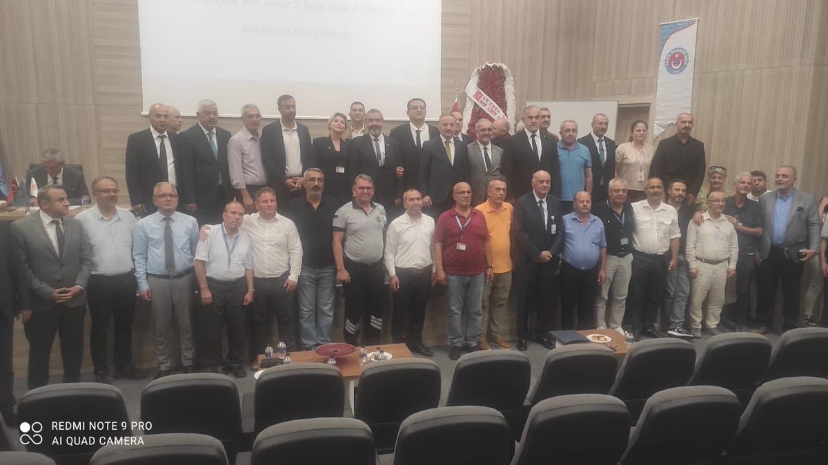 Türk Ulaşım Sen İzmir 2 Nolu Şube 8. Olağan Genel Kurulu’nda yeniden Şube Başkanı seçilen Gültekin Çelik ve Yönetim Kurulu üyesi kardeşlerimi tebrik ediyor,muvaffakiyetler diliyorum.