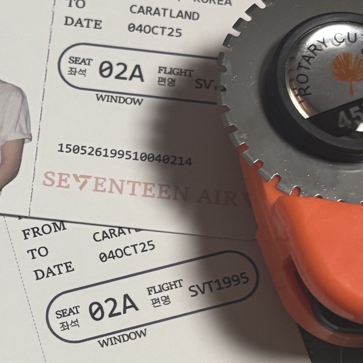 •:*¨`* 𝐉𝐄𝐎𝐍𝐆𝐇𝐀𝐍 𝐁𝐈𝐑𝐓𝐇𝐃𝐀𝐘 𖤐
   (\ /)
   ( . .)      윤대표는 출장 아닌 여행 중
 c(")(")        CEO Yoon's Trave Log ꕤ

˚₊✩ 예쁘고 퀄리티 높은 특전 드리고 싶어서 손목 갈아서 티켓 만드는 중 ෆ 기대해 주세요 ♡̆̈

#세븐틴 #정한 #정한생카 #Jeonghan #ジョンハン