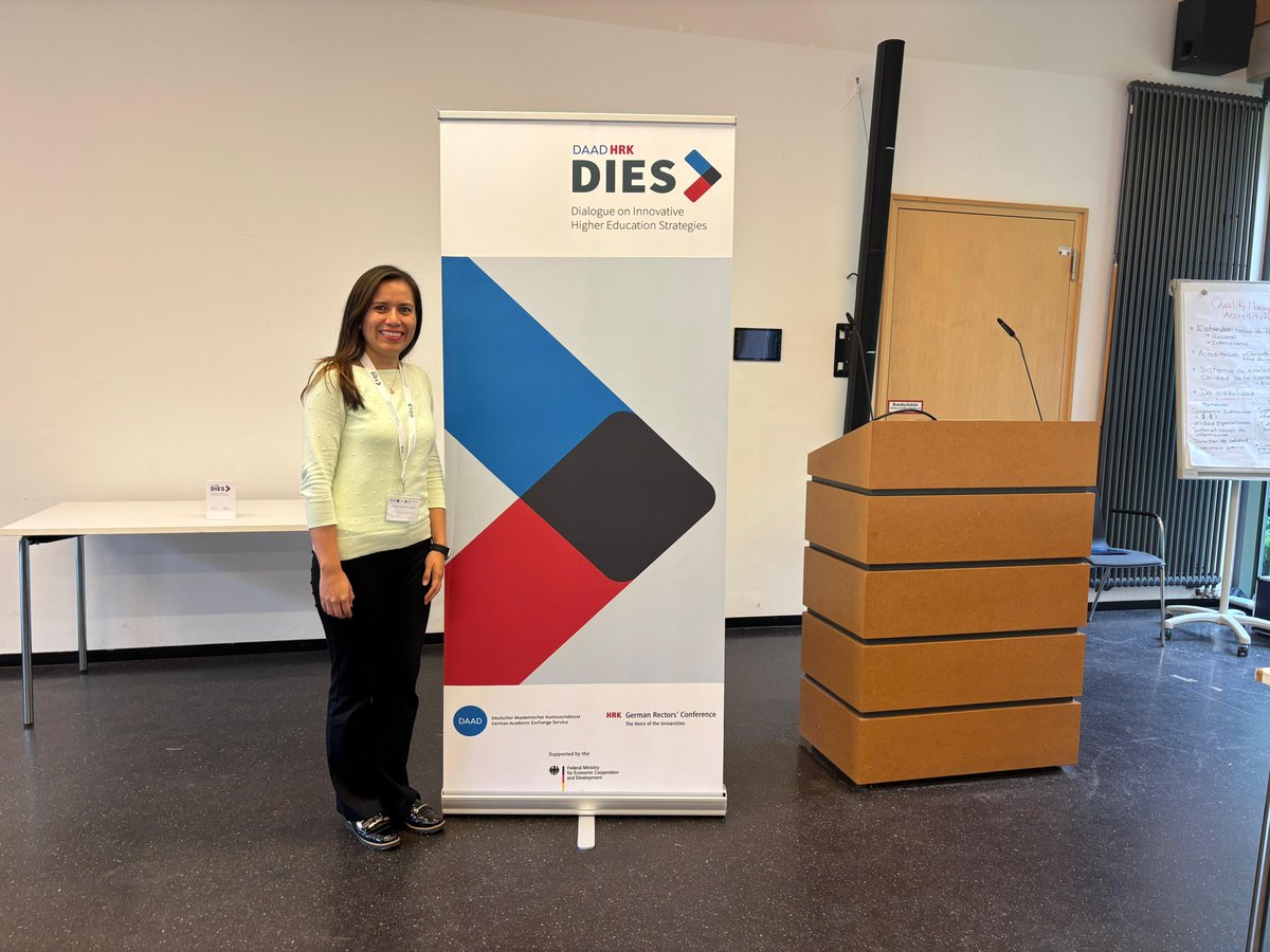 🗞️ Por primera vez, la #UPS se integra a la red internacional de decanos DIES IDC LA. La Mgtr. Jenifer Yépez, directora de la carrera de #Computación sede #Cuenca, fue seleccionada como becaria de este programa que fortalece las capacidades de liderazgo y gestión universitaria en