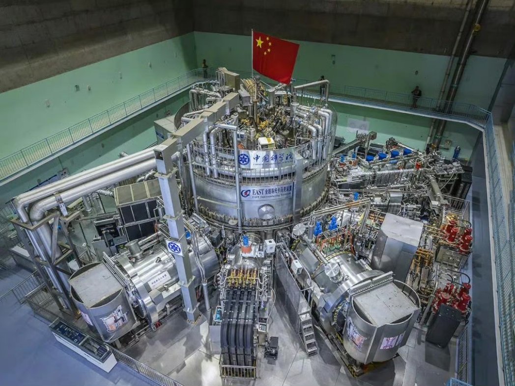zhi1923's tweet image. National Team in Nuclear Fusion Makes First Public Appearance

#ArtificialSun
#HL4
#NuclearFusion
#Shanghai
#HighTemperatureSuperconductingFusionDevice
#ChinaInternationalIndustrialExpo