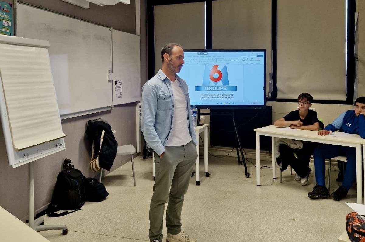 #ADOPlusPrès, rdv hebdo de @M6info avec @Gulli, engagés pour l’éducation aux médias.
 
🎦Aujourd’hui, les journalistes rencontrent les élèves du collège Pierre Mendès France (Tourcoing) pour des ateliers de travail sur la fabrication d’un reportage. 

En partenariat avec <a href="/LeCLEMI/">CLEMI</a>