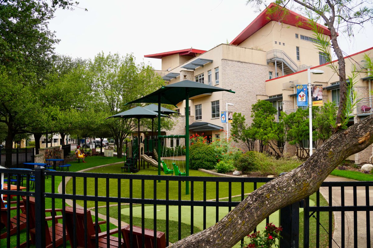 RMHCCTX's tweet photo. Our Ronald McDonald House 🤍 Where families stay close to care. #OurHouse #RMHCCTX https://t.co/VtoBrasVHj