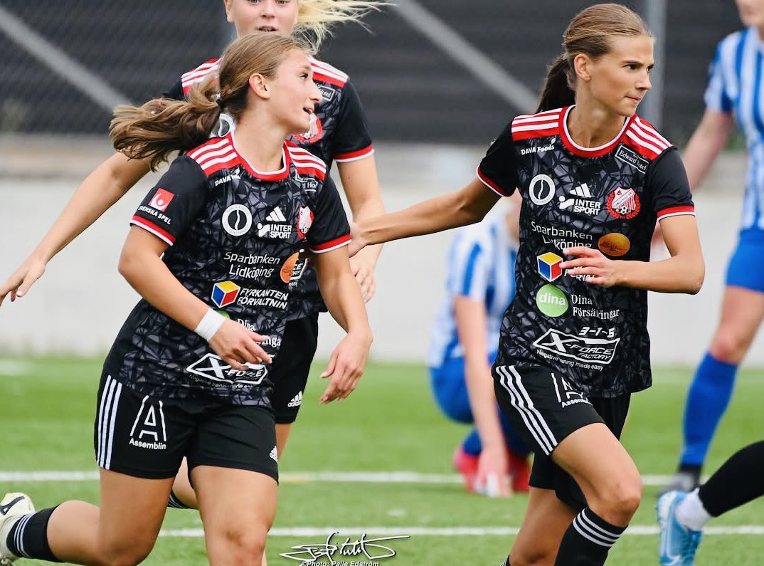 Vi säger grattis till våra spelare Audrina Lajthiza och Elsa Liwell som blivit kallade till Regionalt läger F16/09 i Karlstad den 30 september - 2 oktober ⚽️🇸🇪. 

En fin möjlighet att ta nästa steg i utvecklingen. Vi är stolta och önskar Audrina och Elsa lycka till på lägret🙌🏼.