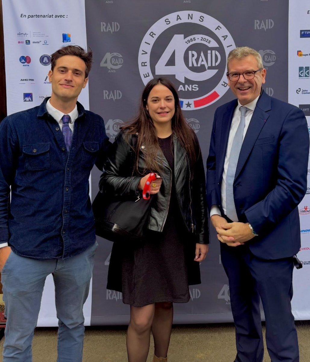 Les associés du ⁦<a href="/cab_Montbrial/">Montbrial Ragot Cailliez Avocats</a>⁩ présents aux 40 ans du #Raid. Heureux et fiers d’être régulièrement aux côtés de ces policiers d’élite ! 
« Servir sans faillir » 
🫡🇫🇷