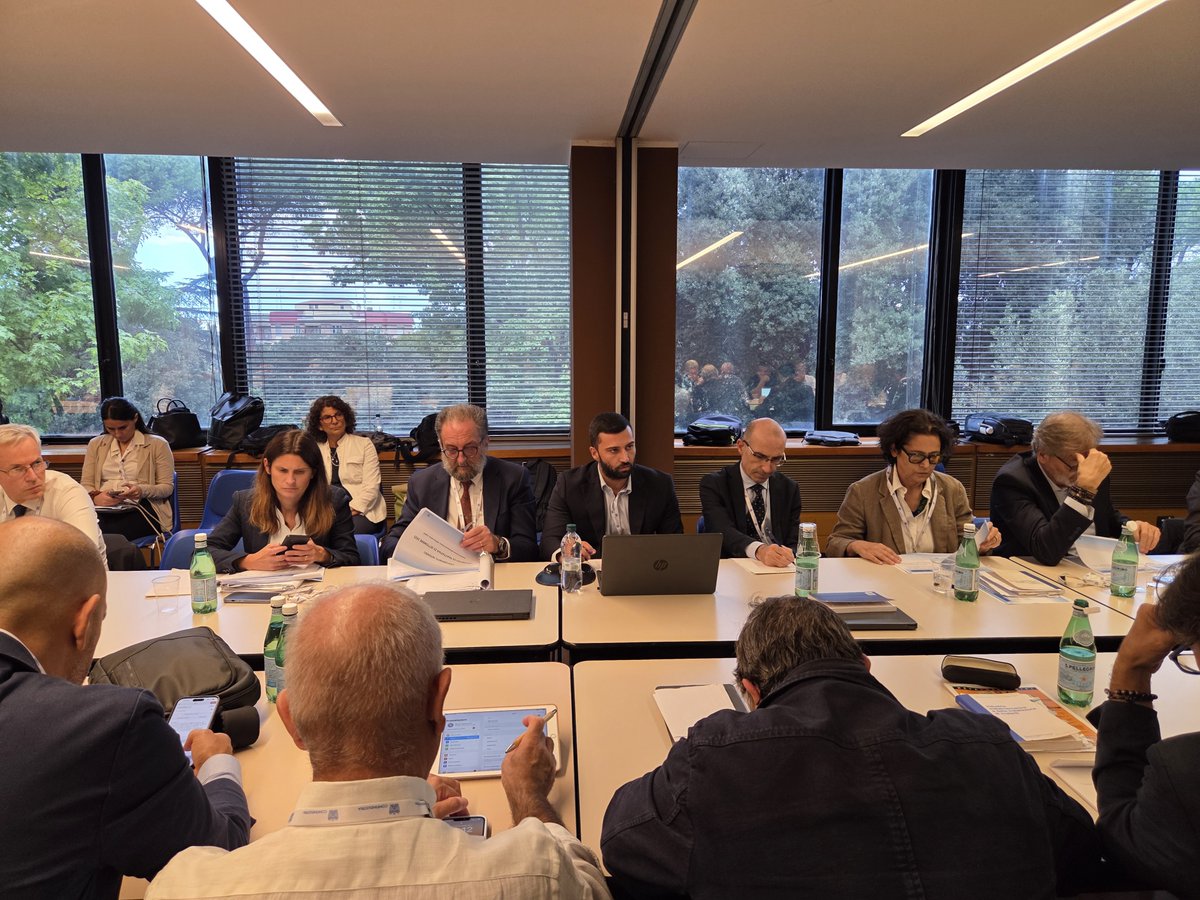 🔵Oggi in <a href="/Confindustria/">Confindustria</a> il terzo incontro di approfondimento tra #Federmeccanica #Assistal e #FIM #FIOM #UILM per il rinnovo del #ccnlmetalmeccanico 5 febbraio 2021.

🔎Temi all’ordine del giorno: #OrariodiLavoro, #MercatodelLavoro, #PoliticheAttive, #Appalti .

🗓️Prossimo