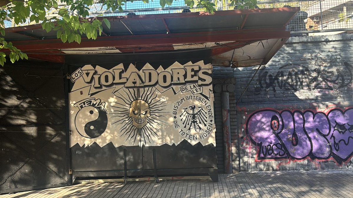 Adrogué es punk rocker...