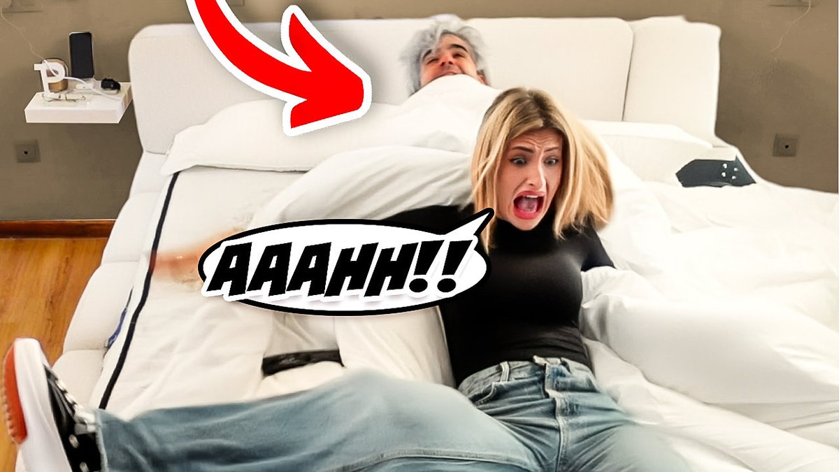 Me ESCONDO en el COLCHÓN para asustar a Paula 😱😂

RT y a DISFRUTAR!
▶️youtu.be/K-3UWvHpK5M