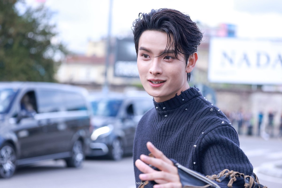 คนที่รักที่สุด 💕

KHUNPOL FOR PRADA SS26

#PradaSS26xKHUNPOL
#PradaSS26 
#KHUNPOL