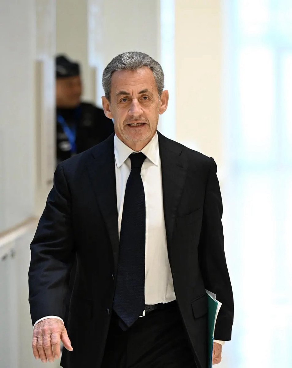 Je tiens à exprimer mon soutien à <a href="/NicolasSarkozy/">Nicolas Sarkozy</a> dans l’épreuve qu’il traverse. Je reste attaché à la présomption d’innocence et son incarcération avec exécution  immédiate interroge, alors qu’il a été relaxé concernant les principaux chefs d’inculpation dont il faisait l’objet.