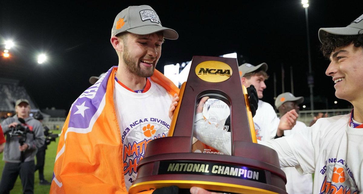 CSMatchday's tweet image. The boys are back tomorrow afternoon! 

This time, we're bringing in former Clemson captain and National Champion Adam Lundegard as our guest.

He has a lot of great insight and experience, so we'll be covering several topics including what drives team success, how to approach…