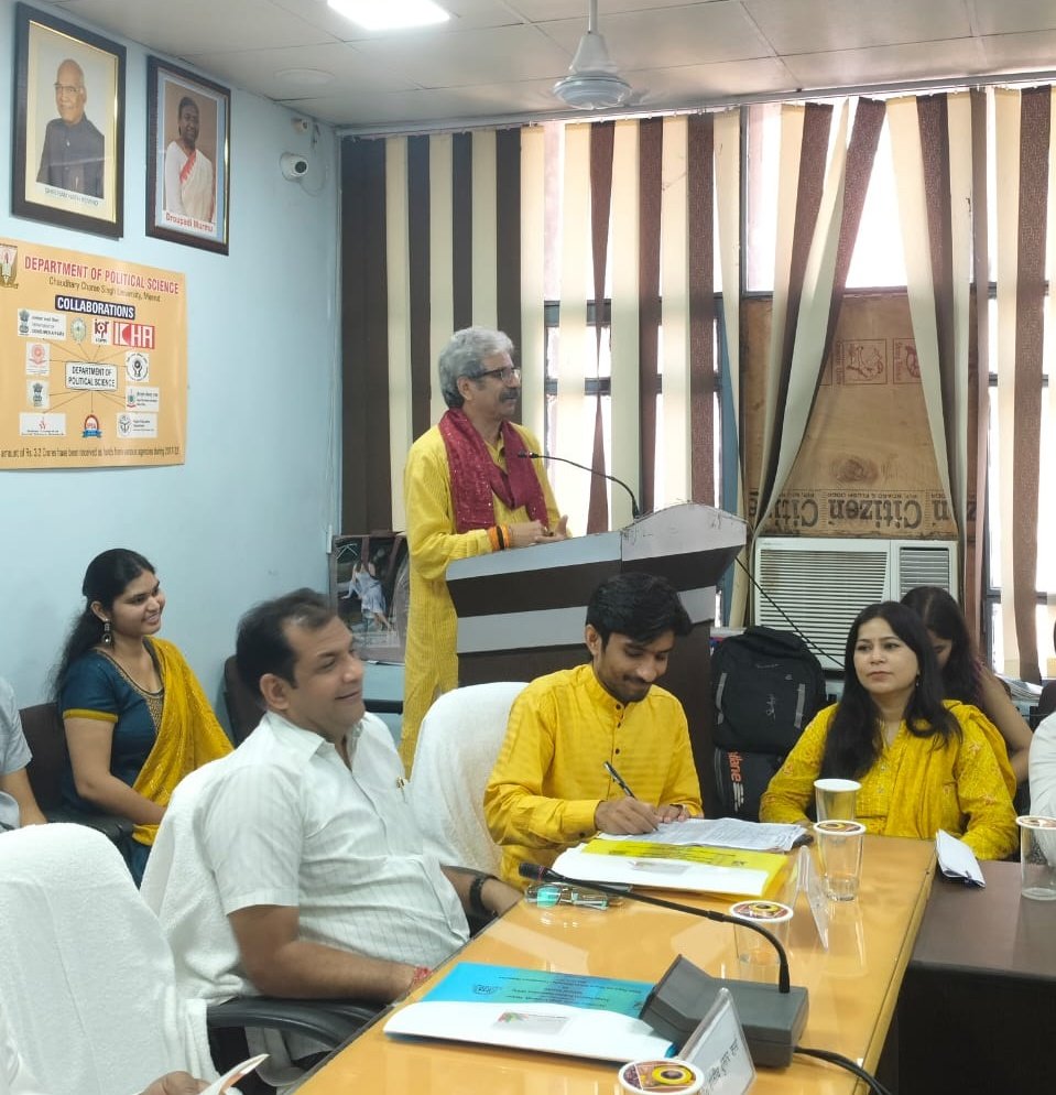 Ccsumeerut's tweet image. राजनीति विज्ञान विभाग, चौधरी चरण सिंह विश्वविद्यालय, मेरठ में नवप्रवेशित विद्यार्थियों का दीक्षारंभ समारोह संपन्न।

विभागाध्यक्ष प्रो. संजीव कुमार शर्मा सहित संकाय सदस्यों ने छात्रों का स्वागत किया और शैक्षणिक, अनुसंधान और अनुशासन पर जोर दिया।
 #Orientation #NewBeginnings