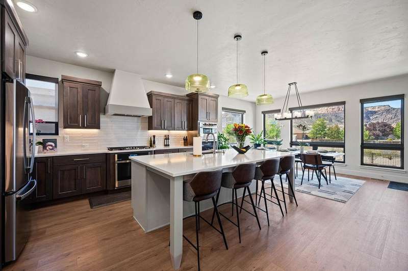 LeadingRE tweet media