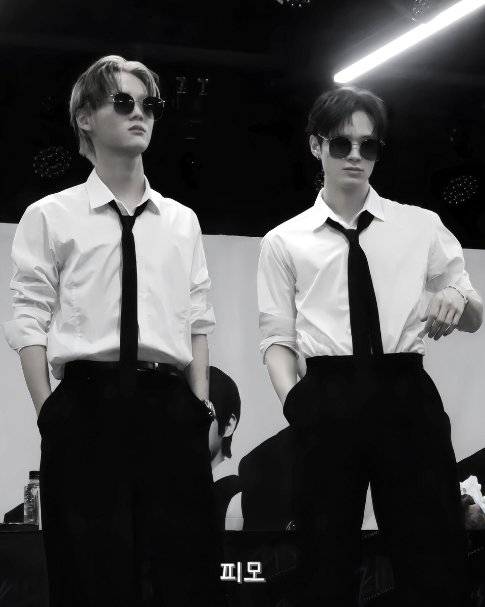 l_onepact's tweet photo. 250921 Kissent

🕶️👔✨

#ONEPACT #ワンパクト #원팩트
#JAYCHANG #JAY #ジェイ #제이창
#TAG #テグ #태그 https://t.co/iXBnYSkmmQ