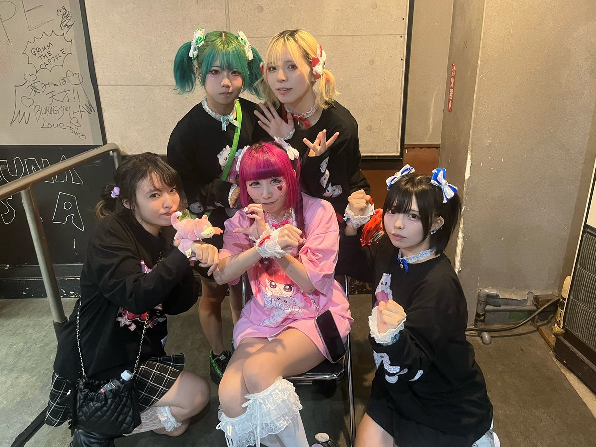 一品牛コマキ tweet media