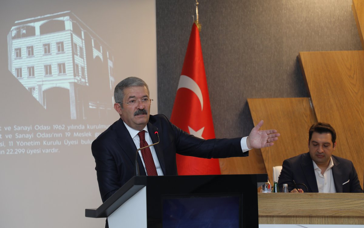 vantsokurumsal's tweet photo. Van Gurme ve Gastronomi Fuarımıza katılan; Onur Konuğu Edremit Ticaret Odası ve Edremit Ticaret Borsası, Bilecik, İskenderun, Kars, Oltu, Şanlıurfa, Tunceli, Bozüyük, Merzifon ve Silifke TSO, Ağrı ve Çubuk Ticaret Borsası ve Irak Kürdistan Bölgesi'nden Erbil TSO'yu Odamızda ağırladık.

Odamız hakkında bir sunum yapan Yönetim Kurulu Başkanımız Necdet Takva, İlimizin sosyo-ekonomik durumu, yatırım potansiyelleri, tarihi ve doğal güzellikleri hakkında bilgiler verdi.

AYRINTILAR ⤵️
https://t.co/OTAbYU5RJS

#VanGurmeFuarı #VanGurmeveGastronomiFuarı

@TOBBiletisim @vangurme @RHisarciklioglu @NecdetTakva @Turan__Avci @fevzi_celiktas @Mehmetdegerr @Omeryilmaz__ @BalandiSerdar @burak_gultepe @VeyselParin @Mahmutkoroglu65 @GulgeldiKadir @fahriborakk @ResitYaren