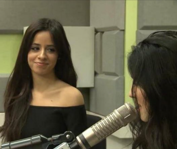 jinforhorse's tweet photo. não sei o pq, mas tem algo diferente nessa foto que me deixa atraída 100% na camila https://t.co/oj4WlyiEc1
