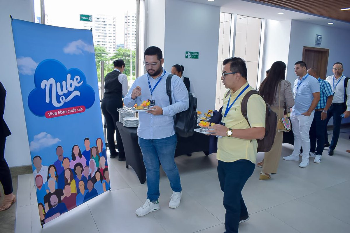 bascbquilla's tweet image. #AEstaHora en el #ForoBASCyAMCHAM una pausa para que los asistentes puedan disfrutar de un refrigerio, cortesía de #IndustriasCannon y #Unibol

#SomosBASC #CadenadeSuministroSegura #SupplyChainAl