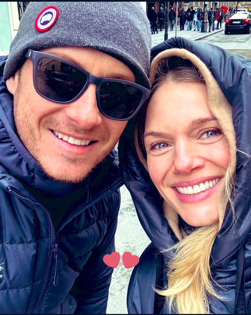 TKUpstead27's tweet photo. @swiftlyruzek Happy Birthday 🎉 many more 
Special gem hope day is as amazing 
As you are much love @swiftlyruzek 🥳🎈💕🫶🏼🥳🍹 https://t.co/ETvfVkfyR5