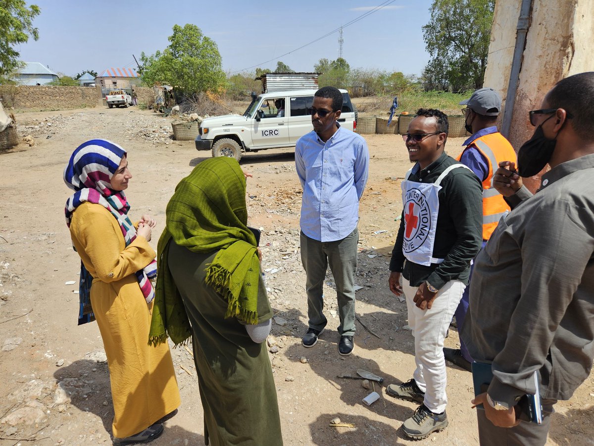 This week, I visited #Beletweyne to meet the #ICRC  and #SRCS (#BishaCas) colleagues and exchange with authorities on the difficult humanitarian situation in #Hiraan, and ICRC/SRCS neutral, independent and impartial humanitarian action along and across frontlines.