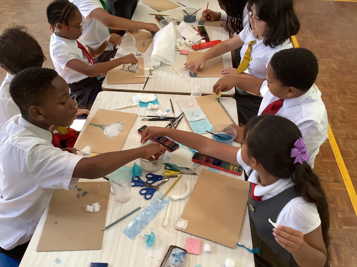 TSMBalham's tweet photo. Year 5/6 building texture using mixed media! https://t.co/pYu5TL2wry