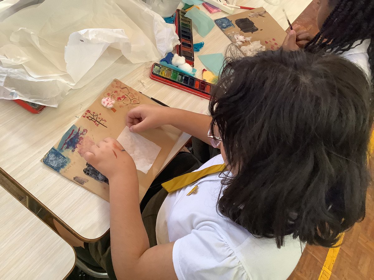 TSMBalham's tweet photo. Year 5/6 building texture using mixed media! https://t.co/pYu5TL2wry