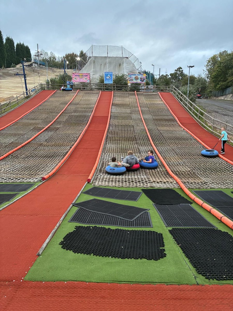 ⛷️ Cubs on the Slopes! ⛷️

Our Cubs had a fantastic time at Stoke Ski Centre! They learned new skiing skills, had lots of fun, and cheered each other on.

Best of all, their hard work paid of as they earned some badges! 🏅 Well done Cubs – we’re very proud of you! 💙🐾