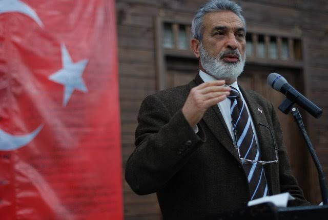 Kişinin Türk olduğu onun namaz kıldığından anlaşılır dememizin ne mânâ ifade ettiğini bilmek de kıldığı namazdan gafil olmayanların imtiyazı olarak kalacak.

İsmet Özel