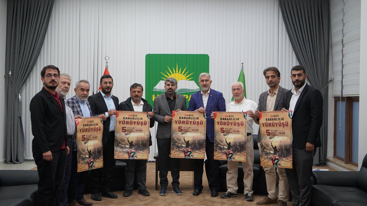 Mersin Milletvekilimiz Faruk Dinç ve Dış İlişkiler Başkanımız Hüseyin İmir, Ankara Filistin Dayanışma Platformu (ANFİDAP) heyetini Genel Merkezimizde ağırladı.

Ziyaret sırasında heyet, 5 Ekim Pazar günü Ankara’da yapılacak “Gazze Kararlılık Yürüyüşü"ne destek ve katılım için