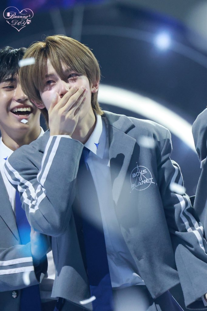 masato during            masato during
his own                          his boyfriend's                   
elimination                   debut