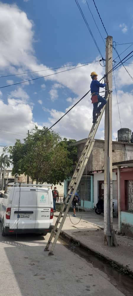 El mantenimiento a nuestras redes garantiza la calidad de los servicios.
#EtecsaConCuba 
#LatirAvileño