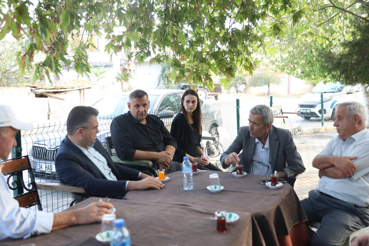 bdalgin's tweet image. Bugün Hayrabolu’da sayın belediye başkanımızla, kuraklıktan muzdarip ayçiçeği çiftçimizle ve gayretle çalışan iş insanlarımızla bir araya geldik

Milletimizin gerçek meselelerini konuştuk