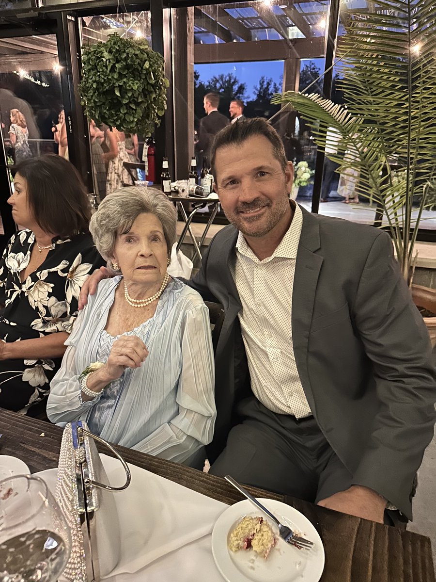 Coach Mike Neu tweet media