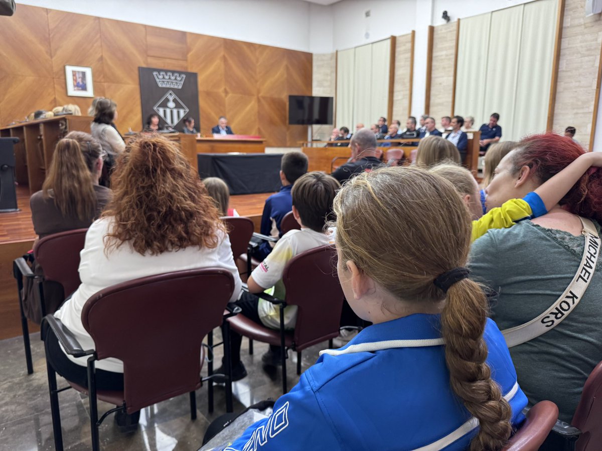 Aj_Sabadell's tweet photo. ✋⚽️Sabadell diu PROU a la violència al futbol
 💬 Tots els clubs de la ciutat s’hi sumen!

#Sabadell #FutbolAmbValors #RespecteAlCamp #SabadellDiuPROU #EsportSegur #FutbolBase https://t.co/CjDxzaYUP6