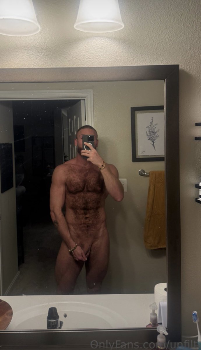 freakyjo_2's tweet photo. This man fine asf, this the kinda yt man we need more of😍🤤 @/Robbie_Hughess https://t.co/2ohme8m0vg
