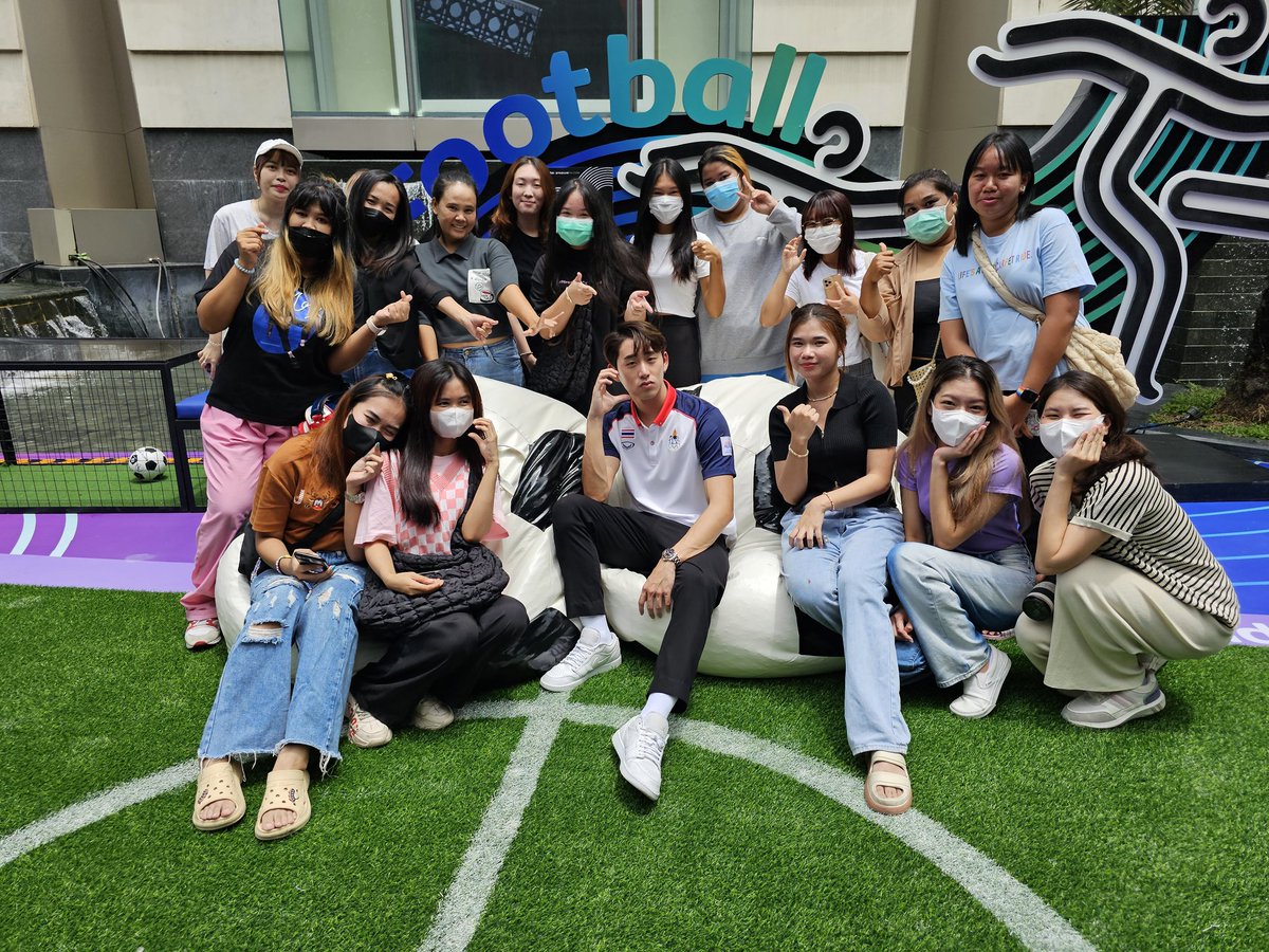 VATSALYAA7's tweet image. For 2023 Asian Games,Est was excited but also a little nervous.his heart was full of happiness when fans came to cheer and encourage him
🦈Thank you to all #ESTEAM who came to see.Things were a bit hectic at the event,but you still showed up,and I’m truly grateful. Your support +