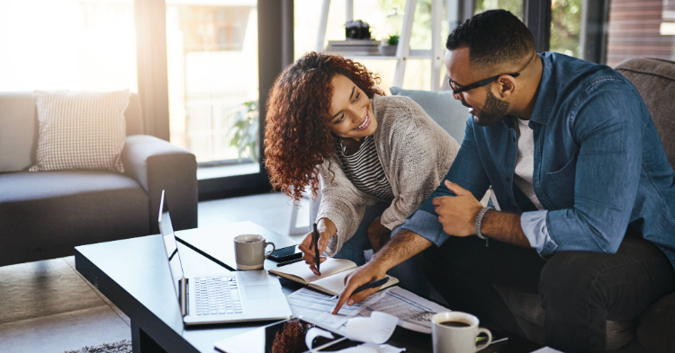 Ready to take control of your financial future? ❄️ Give the snowball method a try. Discover everything you need to know to get started in these 5 easy steps: 
#personalfinance 
bit.ly/3Il9bKw