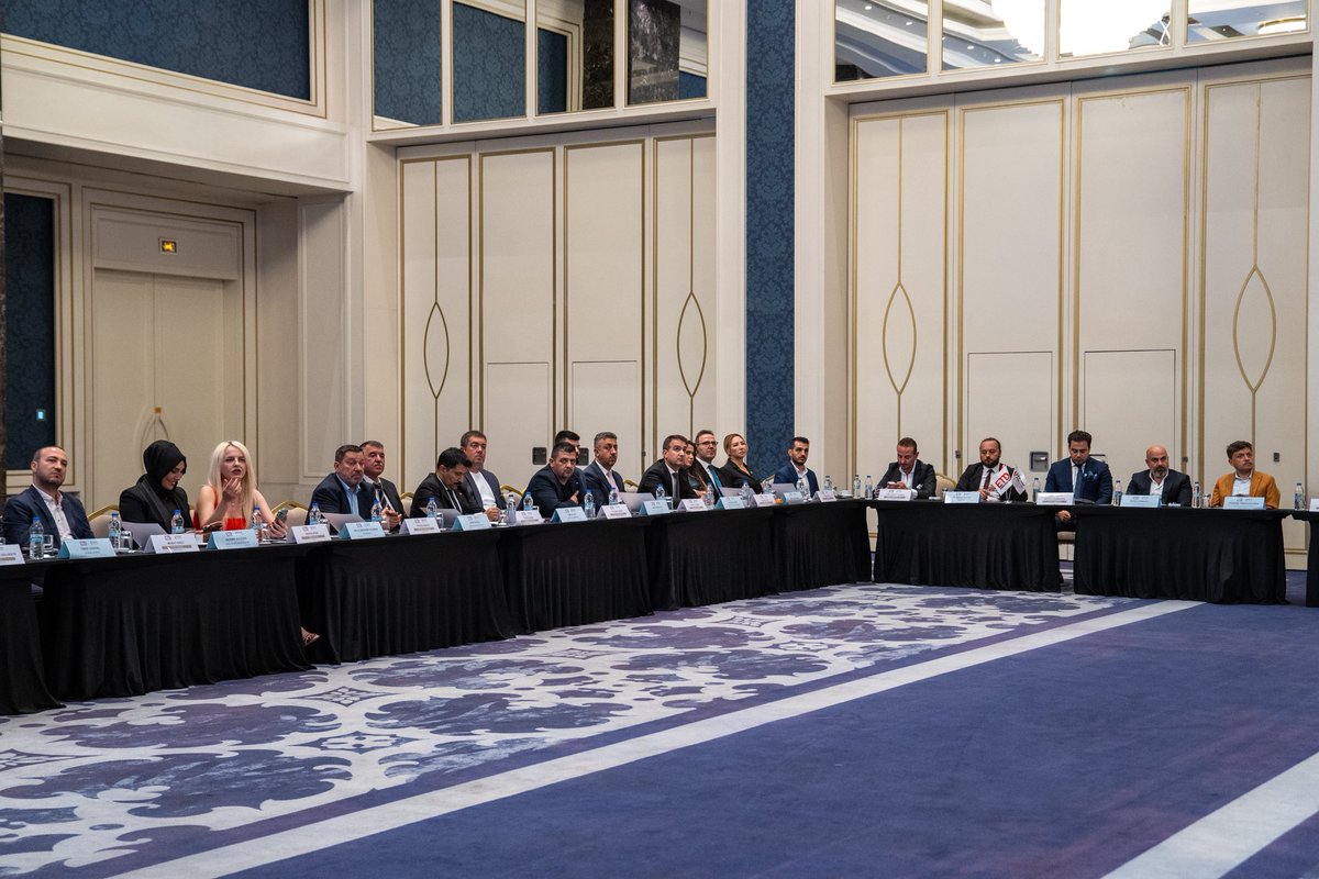 ekonomiticaret's tweet photo. Patronlar Platformu 9. Sezon buluşmamızda, iş dünyasının kıymetli isimleriyle yeni dönemin ilk adımlarını attık.

Sayın Şekib Avdagiç’in vizyoner katkılarıyla güçlenen toplantımızda, üyelerimiz arasında değerli iş birlikleri ve dostluklar kuruldu. https://t.co/gQEj5bRUMq