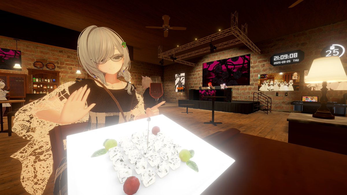 under_bird0304's tweet photo. 今回も遊びに行きました~~!
ShakuganさんのDJにhimatchiさんのVJを楽しみながら昔の作品の話をしたり、単眼メイドさん達とお酒やゲームの話したりと…!ゆったりできて楽しかった~~~!!(*'ω'*)b
#単眼喫茶七尾 #SGBOX https://t.co/ty8gg2Z9oG