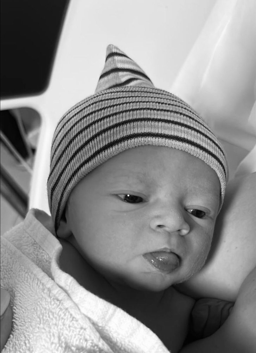 ✍️ A new signing to announce for the U1's! Congrats to Gaffer <a href="/glen_callum/">Callum Glen</a> and partner Sophie on the arrival of Charlie Glen on Tuesday evening 🎉 

#UpTheMoneys