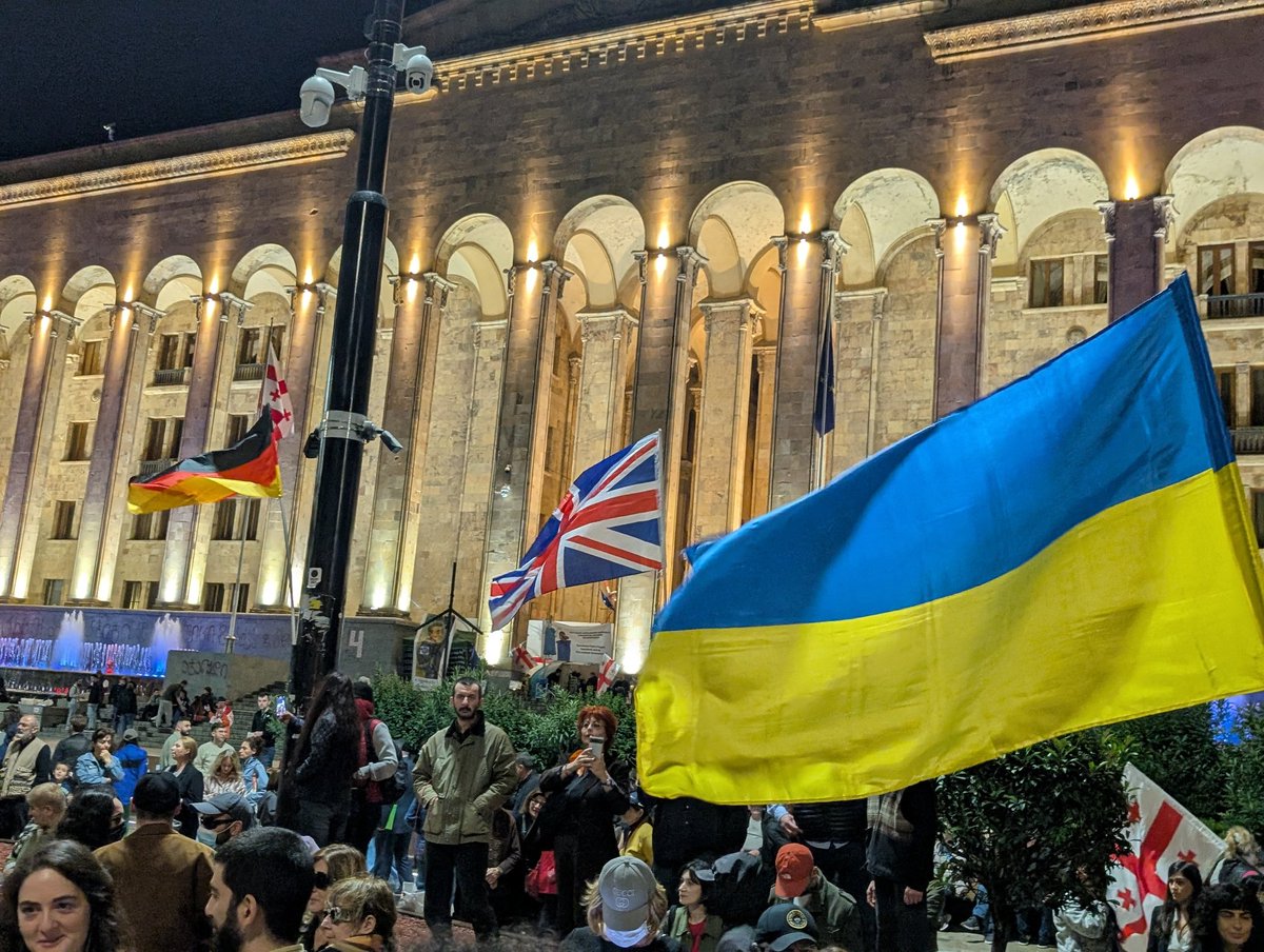 Today on Rustaveli Avenue there are more UK and German flags than usual. Both ambassadors have been summoned by GD. As part of its ongoing smear campaign against the EU, GD accuses these countries of “violating the Vienna Convention” and “encouraging the radical agenda.” 🇬🇧🇩🇪🇺🇦
