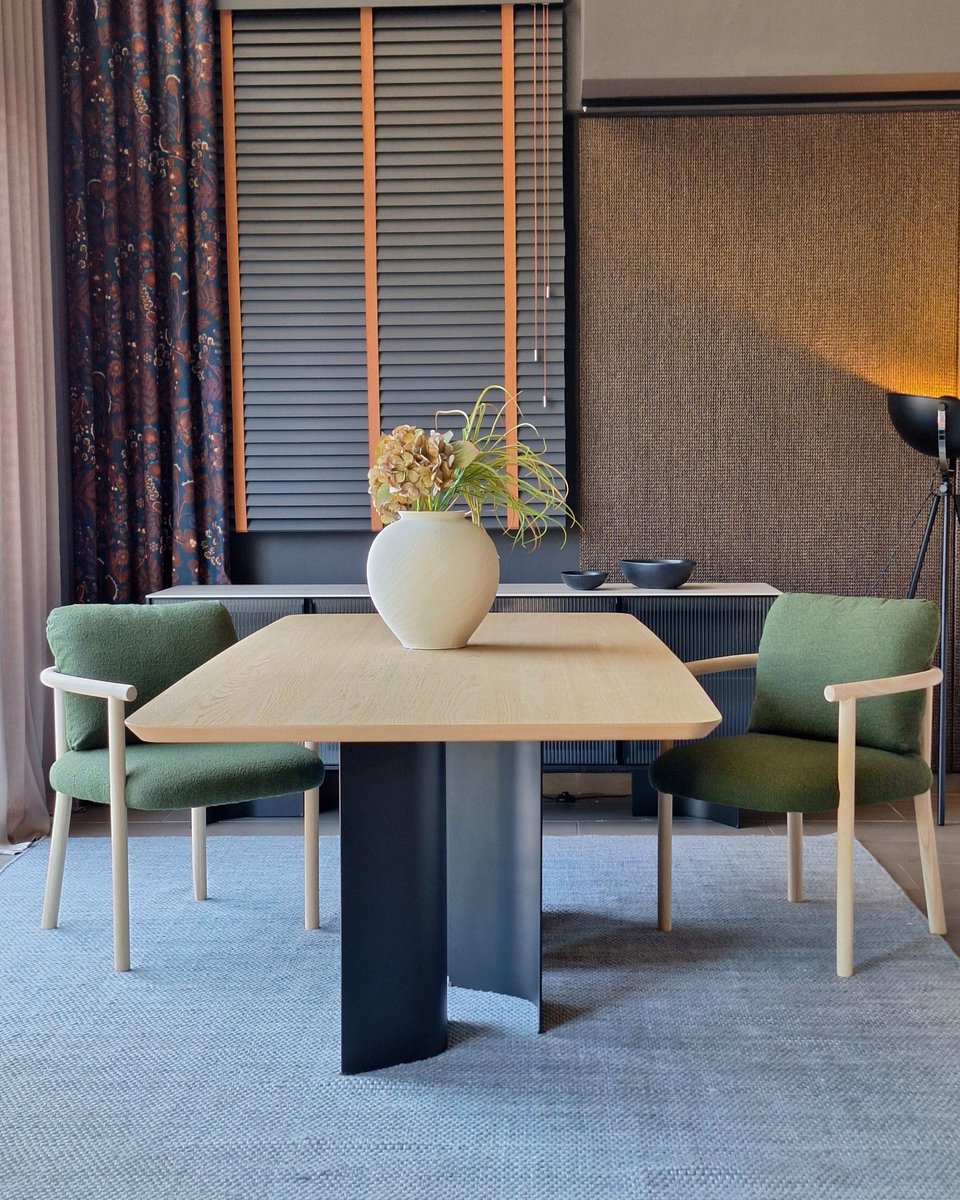 Element_home's tweet image. Μοιραστείτε, χαλαρώστε και απολαύστε με άνεση.  Γιατί η εμπειρία του φαγητού είναι για να μοιράζεται, και κάθε στιγμή αξίζει μια θέση τόσο ξεχωριστή όσο και η περίσταση.
Βρείτε την Καρέκλα-Πολυθρόνα εδώ: shorturl.at/3YdSH

#ElementHome #thessaloniki