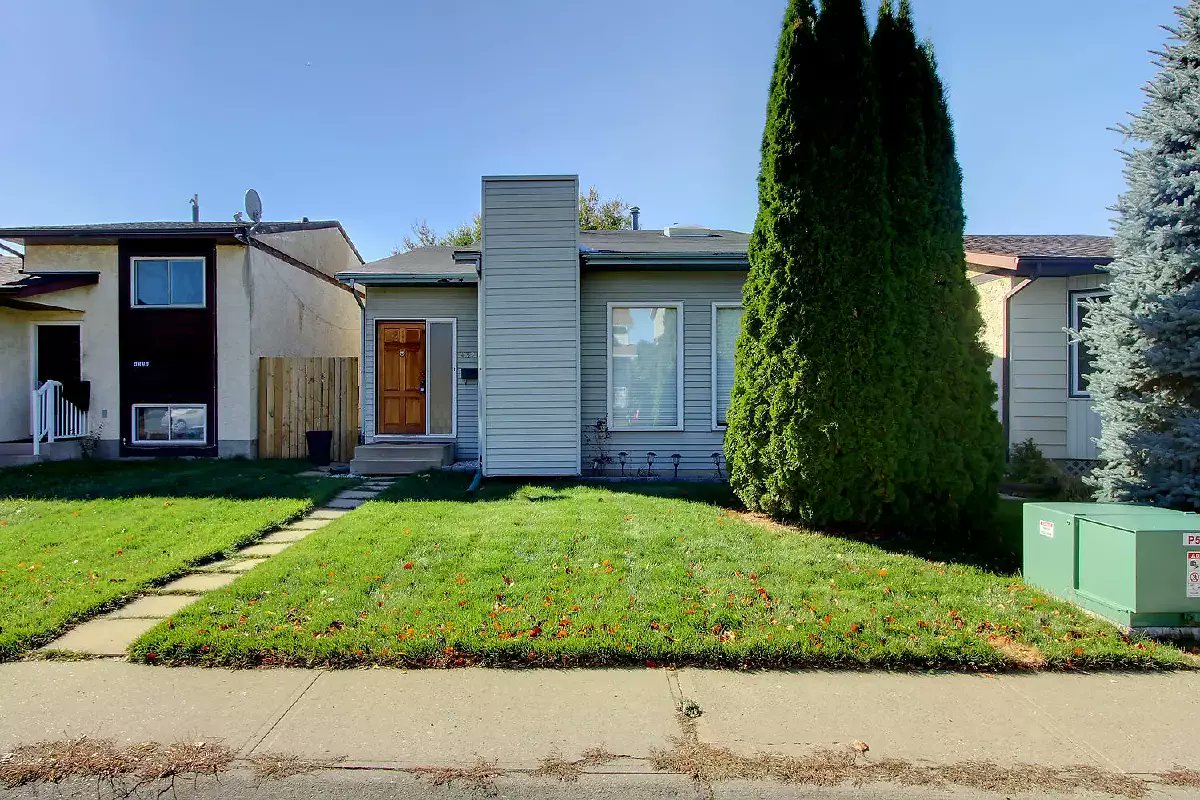 The Canadian Real Estate Association says it recorded the most home sales for August in four years as the number of residential properties that changed hands rose 1.9 per cent compared with a year ago. (Sept. 15, 2025) michelle-porter.cb1.info/tsh4z0