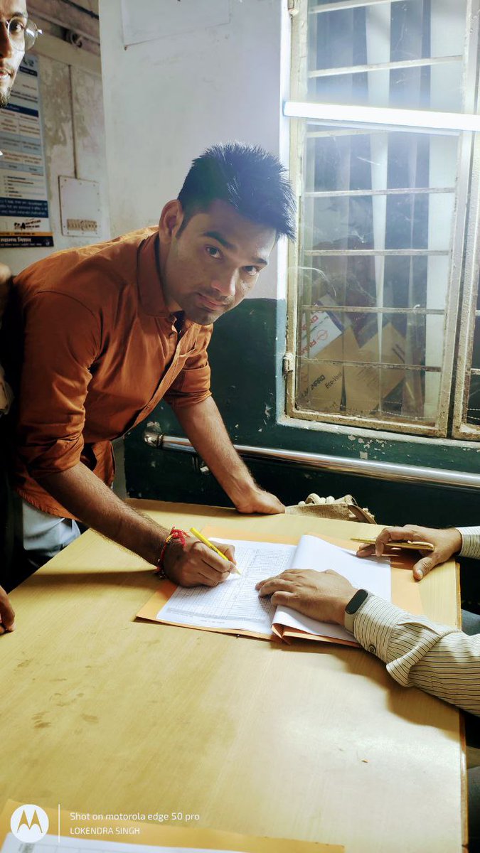 🌸✨ आज हमारे LDC संघ के साथी, LDC भर्ती आंदोलन के धरातल पर सबसे अग्रिम पंक्ति में रहे सोनू प्रजापत जी ने सचिवालय में ज्वाइन किया।

आपको आपकी कर्म भूमि में कदम रखने के लिए हार्दिक बधाई एवं शुभकामनाएं। 🙏💐
आपकी मेहनत, संघर्ष और सेवा भावना से सभी को हमेशा प्रेरणा मिलती रहेगी।