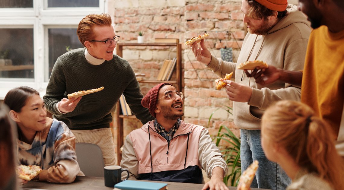 Michelson20MM's tweet image. RSVP for the Oct. Swipe Session on International Student Support (Oct 14, 1 PM CT)! Supported by a Michelson #SparkGrant, this session presented by @SwipeHunger highlights best practices and resources to better serve students. 🥣

Register ➡️ us02web.zoom.us/meeting/regist…